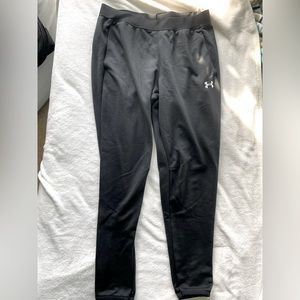 Black under armour joggers